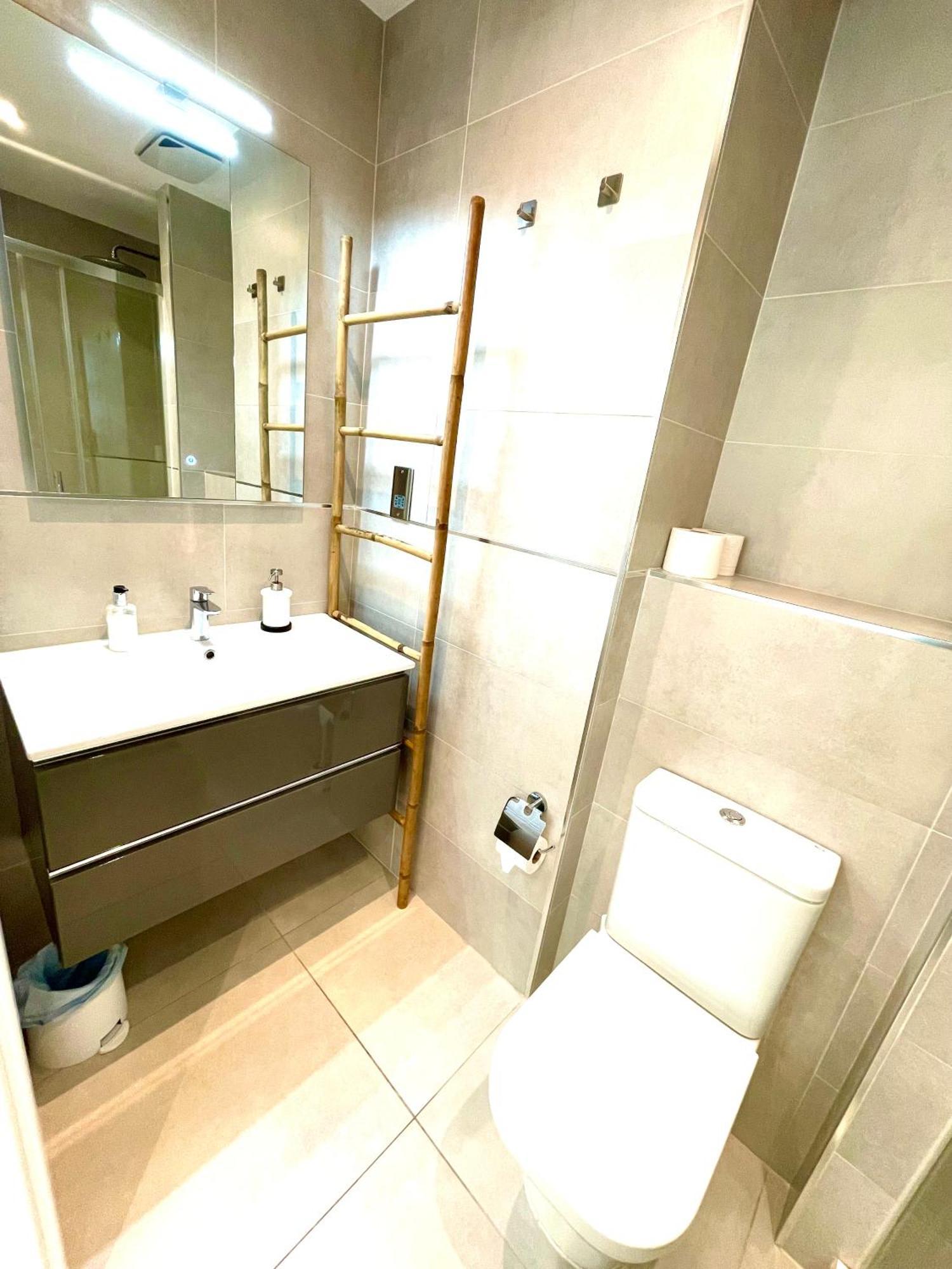 Gibraltar Central Suites المظهر الخارجي الصورة